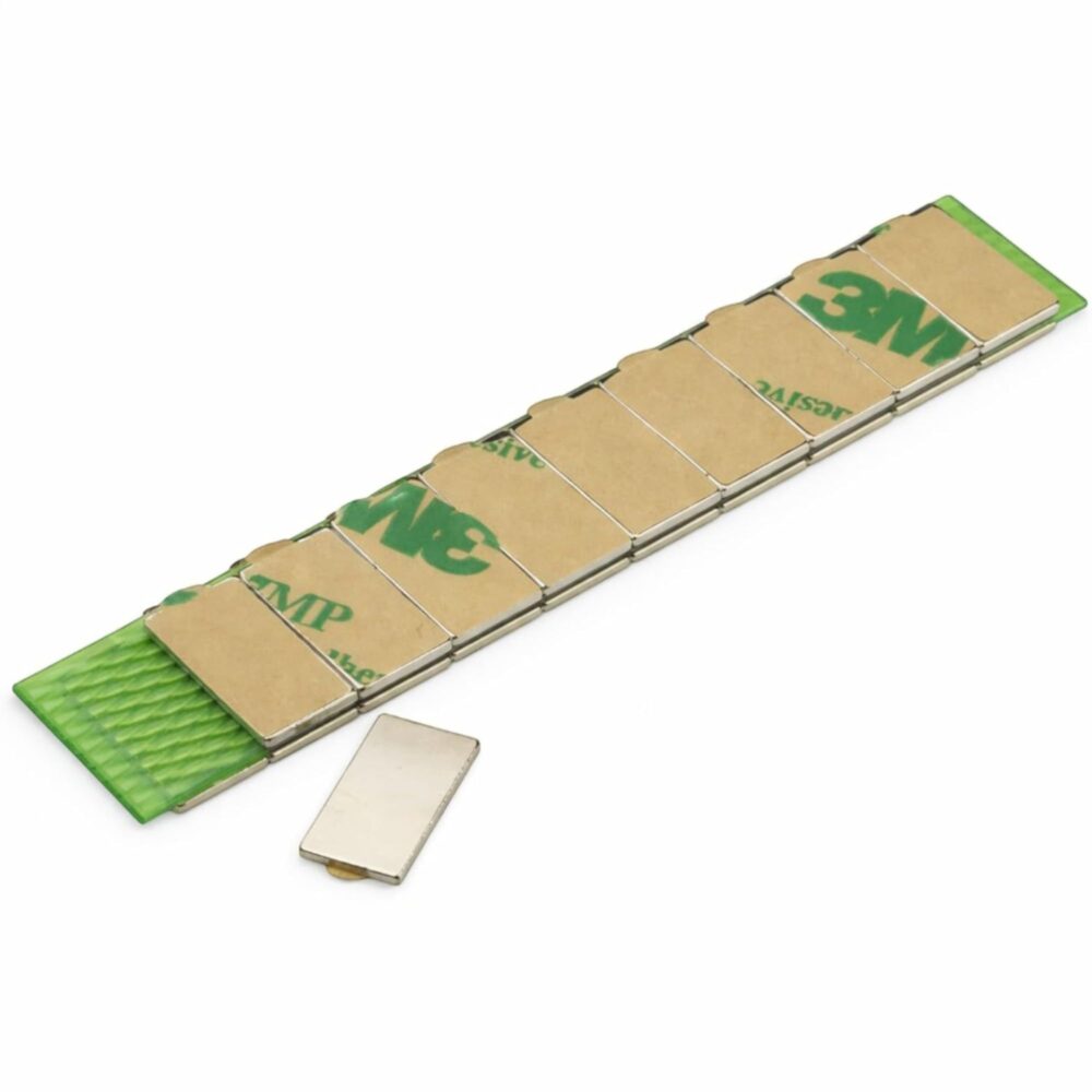 Imán de Neodimio Rectangular Autoadhesivo 15x8x1 mm
